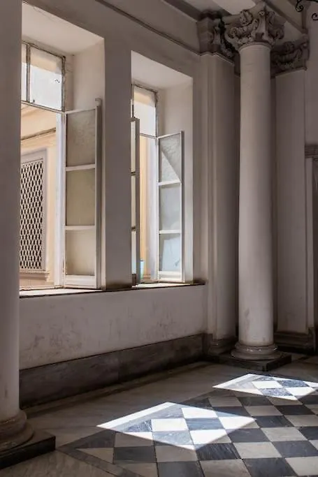 Lo Studio, Napoli