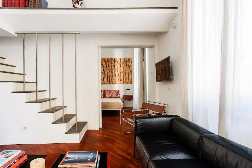 Lo Studio, Napoli Italy